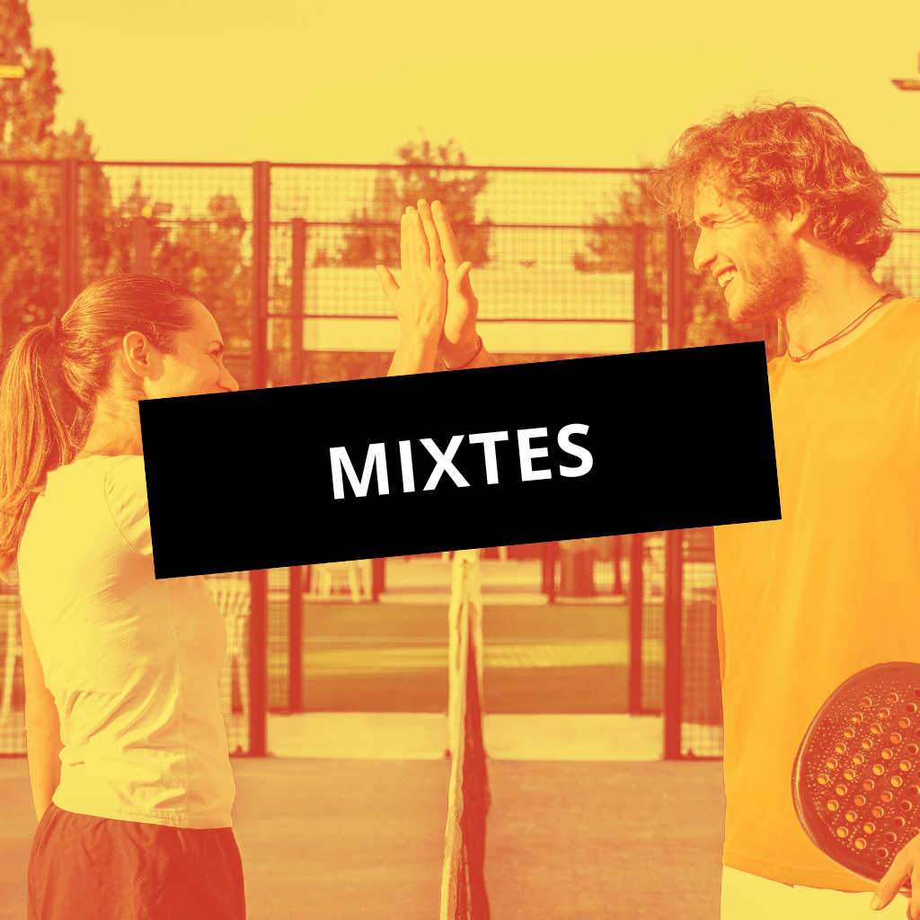 Un match de padel mixte avec joueurs et joueuses réunis sur le court à Caen